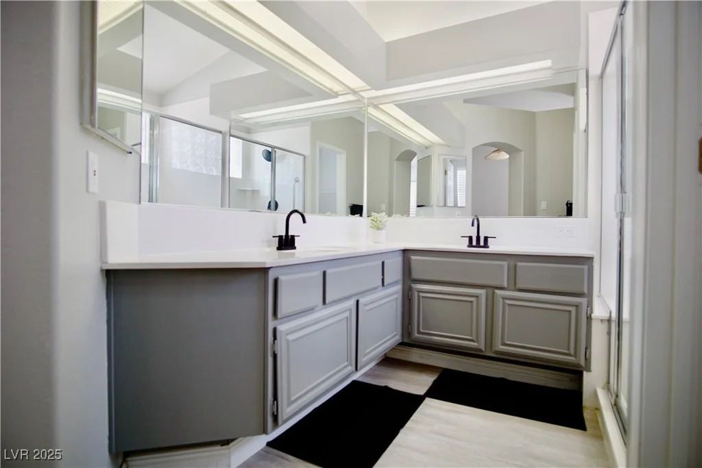 1171 Middleriver, Las Vegas, NV 89123