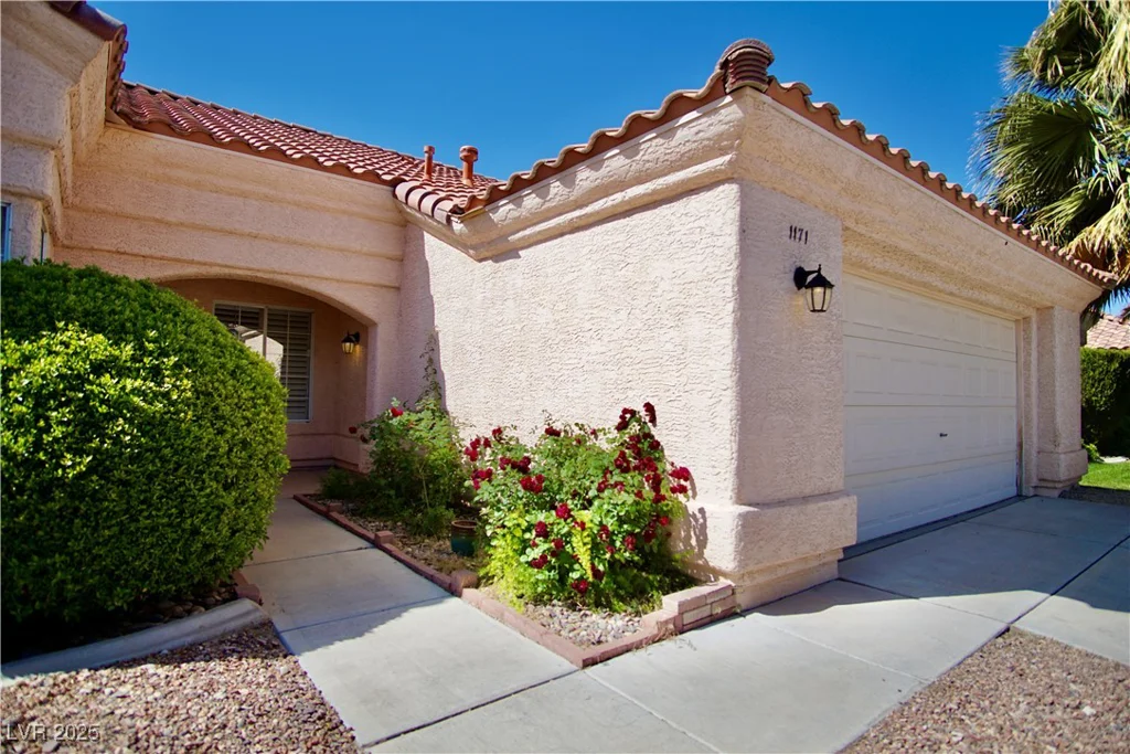 1171 Middleriver, Las Vegas, NV 89123