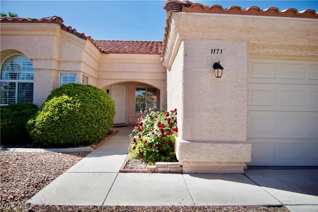 1171 Middleriver, Las Vegas, NV 89123