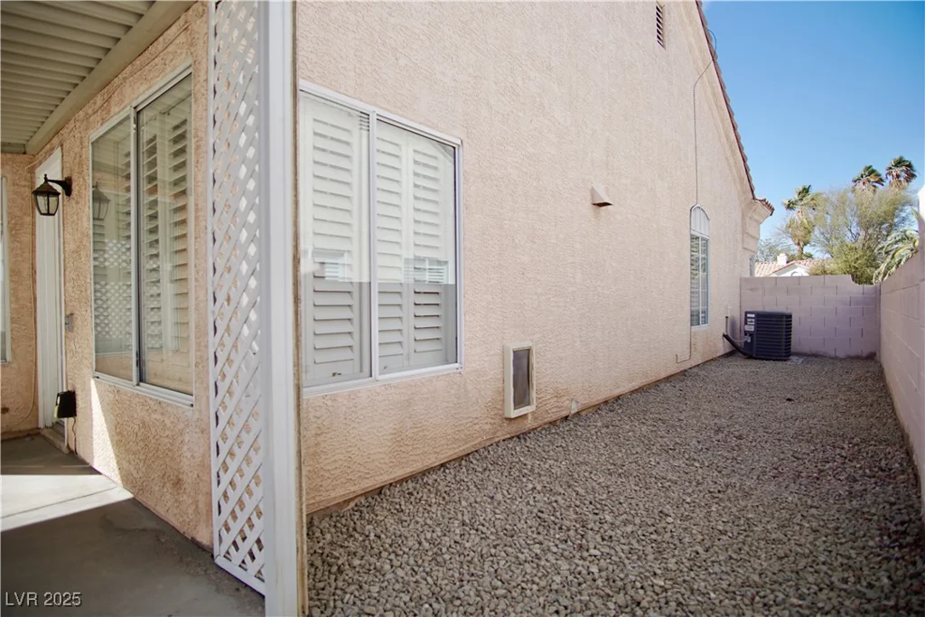 1171 Middleriver, Las Vegas, NV 89123