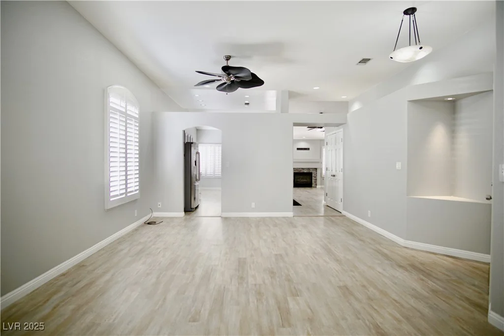 1171 Middleriver, Las Vegas, NV 89123