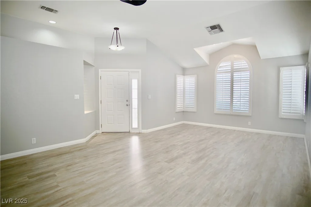 1171 Middleriver, Las Vegas, NV 89123