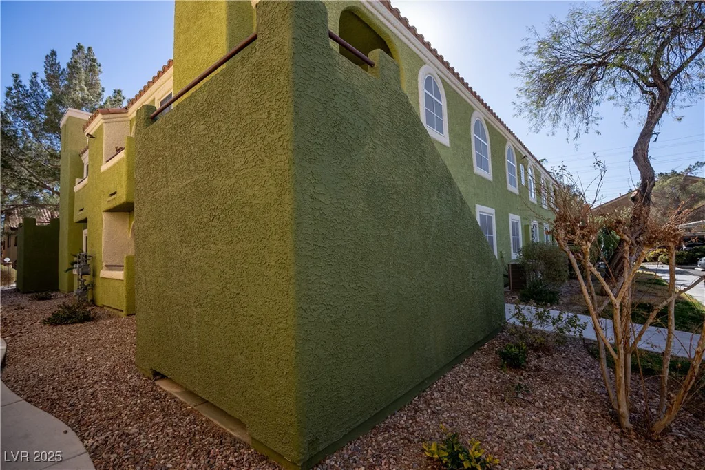 7950 Flamingo, Las Vegas, NV 89147