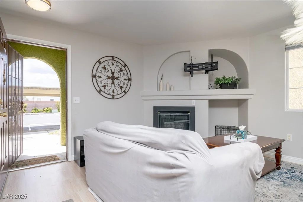7950 Flamingo, Las Vegas, NV 89147