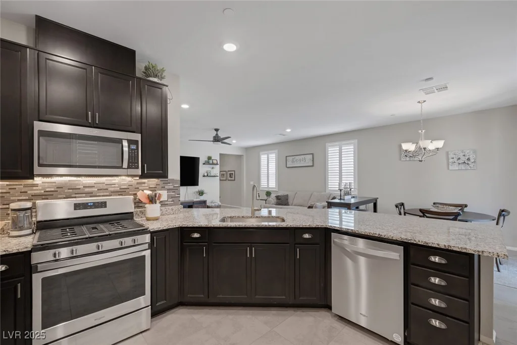 2827 Turnstone Ridge, Henderson, NV 89044