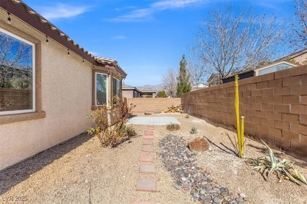 8140 Redbud Vine, North Las Vegas, NV 89085