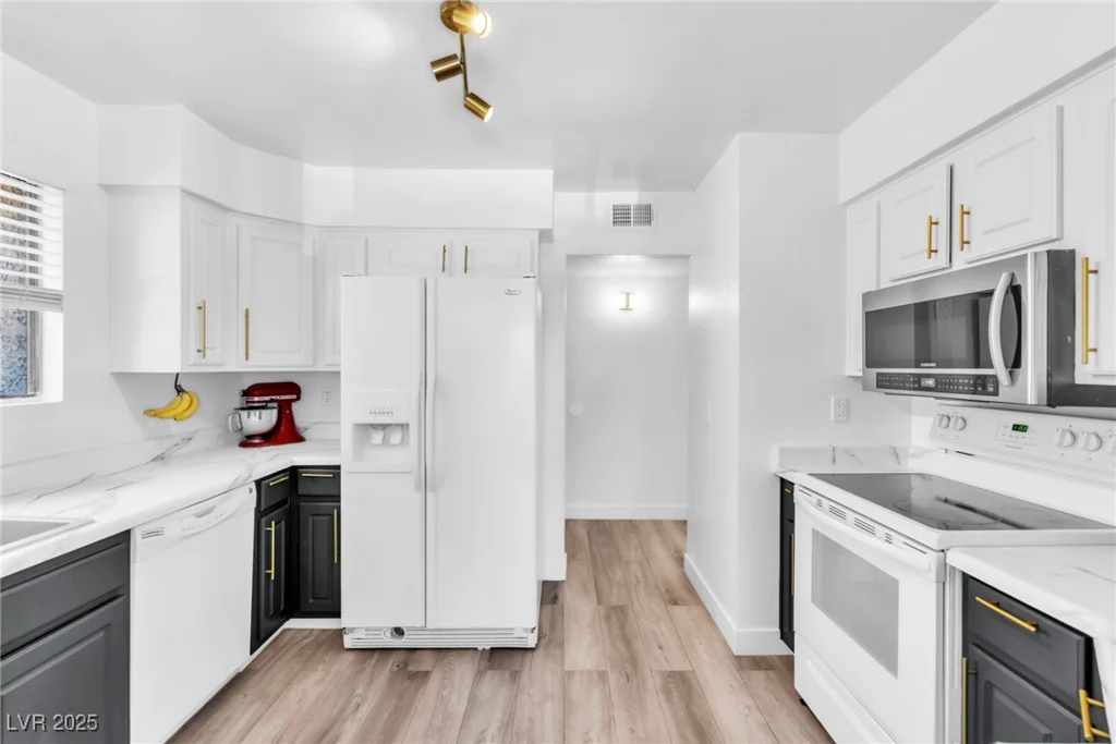 3151 Soaring Gulls, Las Vegas, NV 89128