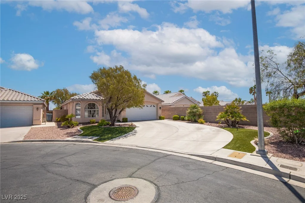 1920 Quail Point, Las Vegas, NV 89117