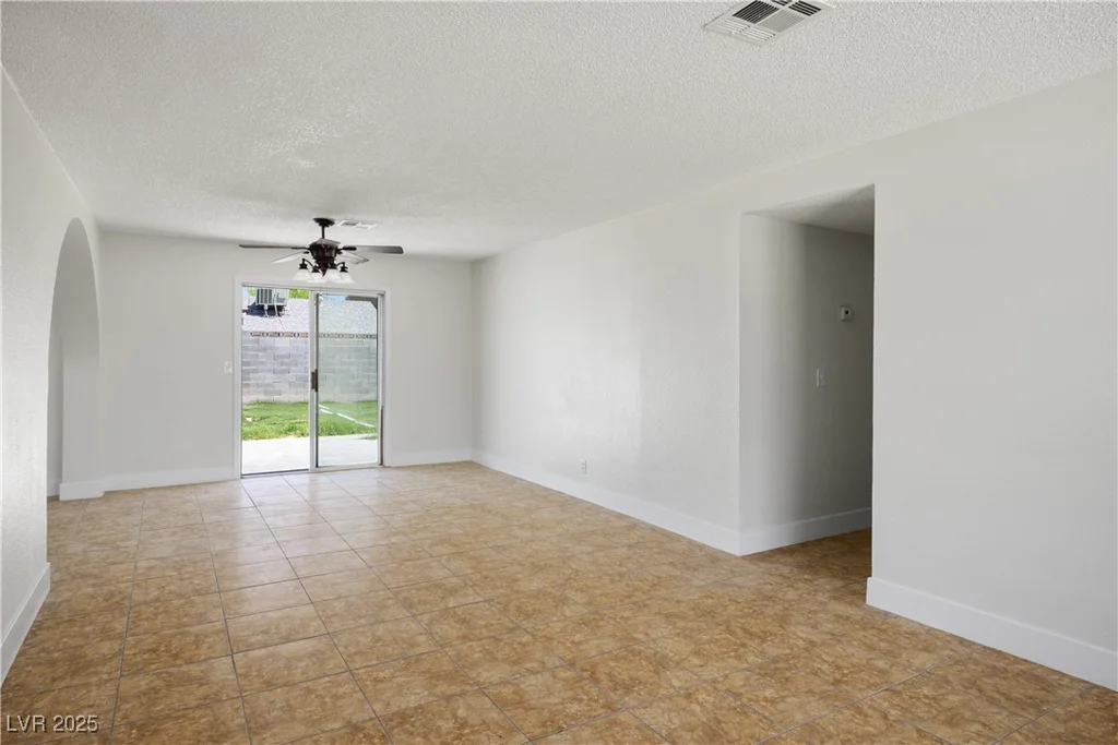 117 Palisade, Las Vegas, NV 89110