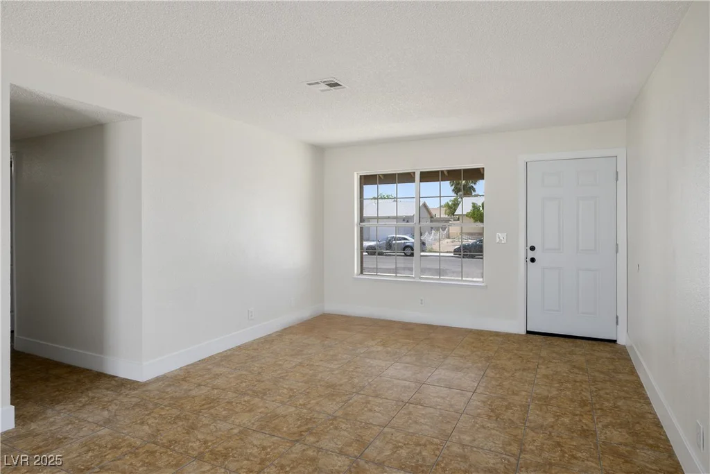 117 Palisade, Las Vegas, NV 89110