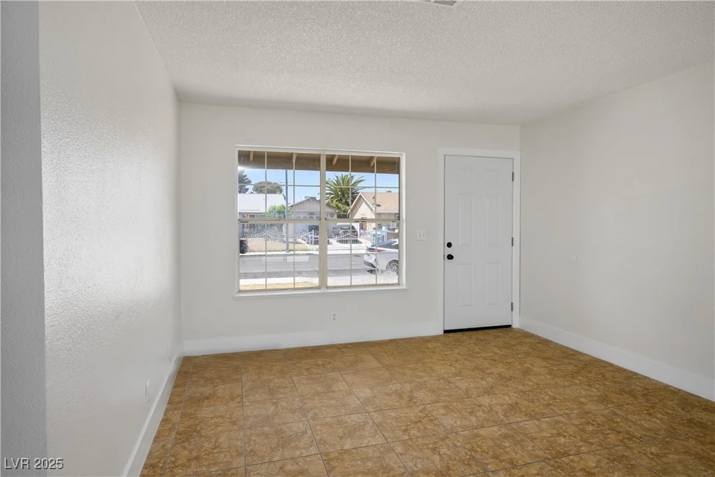 117 Palisade, Las Vegas, NV 89110