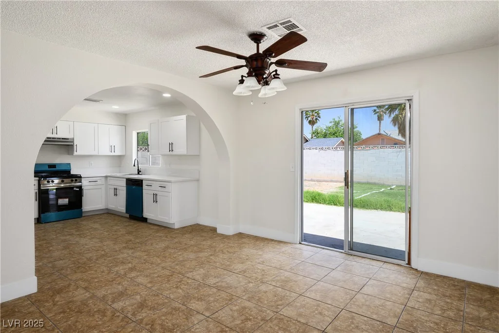 117 Palisade, Las Vegas, NV 89110