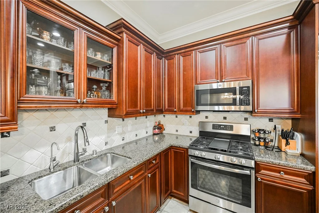 19 Via Visione, Henderson, NV 89011