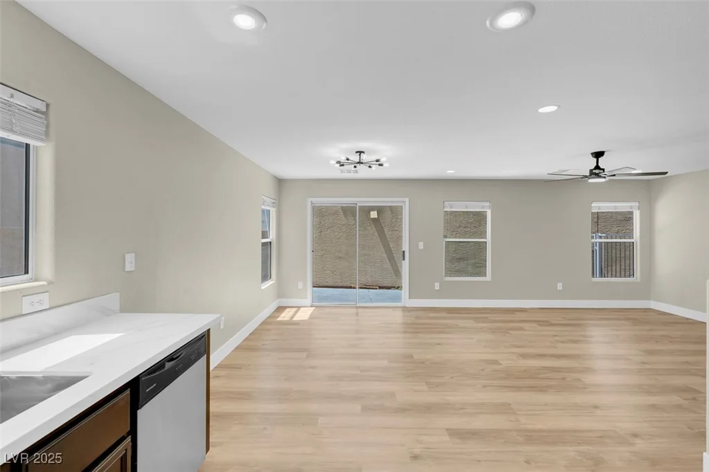 7241 Early Pioneer, Las Vegas, NV 89129