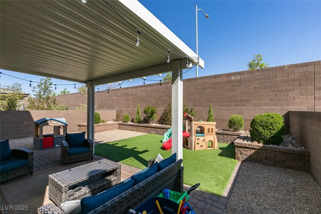 2928 Sunday Silence, North Las Vegas, NV 89086
