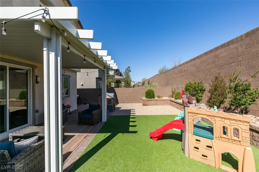 2928 Sunday Silence, North Las Vegas, NV 89086