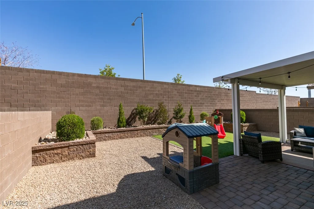 2928 Sunday Silence, North Las Vegas, NV 89086