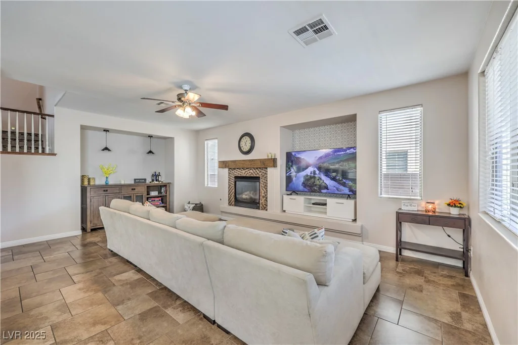 9037 WOLF DANCER, Las Vegas, NV 89143