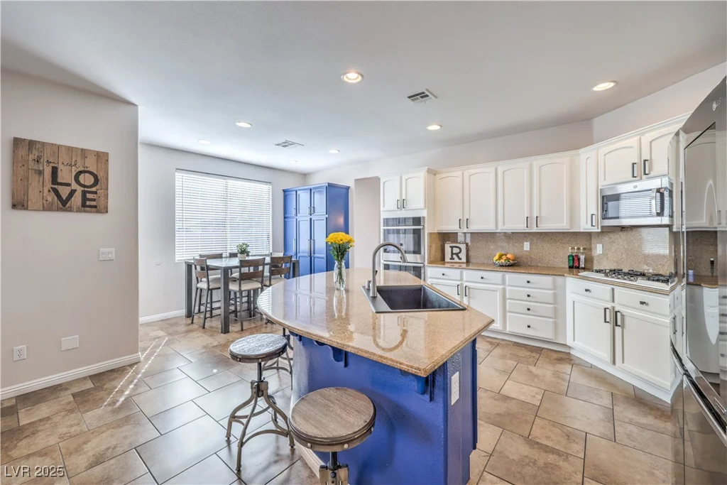 9037 WOLF DANCER, Las Vegas, NV 89143
