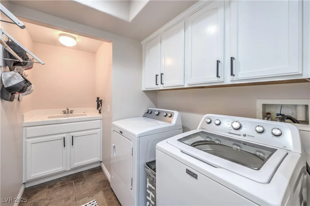 9037 WOLF DANCER, Las Vegas, NV 89143