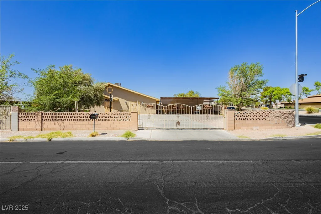 997 Christy, Las Vegas, NV 89110