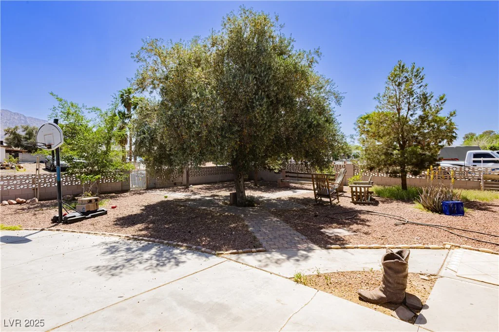 997 Christy, Las Vegas, NV 89110