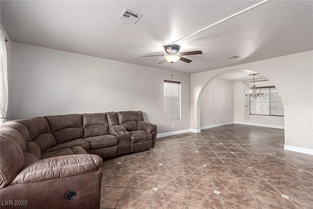 905 Possum Hill, Henderson, NV 89014