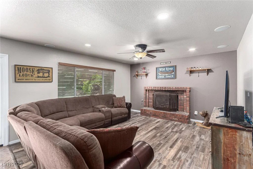905 Possum Hill, Henderson, NV 89014