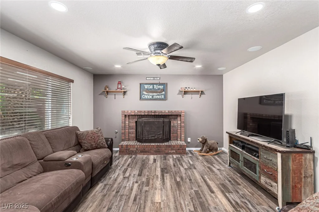 905 Possum Hill, Henderson, NV 89014