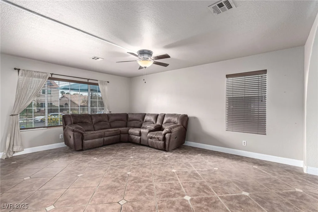 905 Possum Hill, Henderson, NV 89014