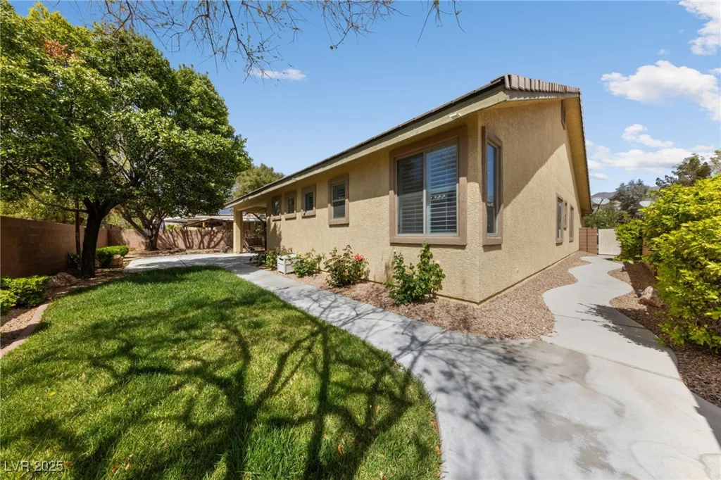 4217 Box Canyon Falls, North Las Vegas, NV 89085