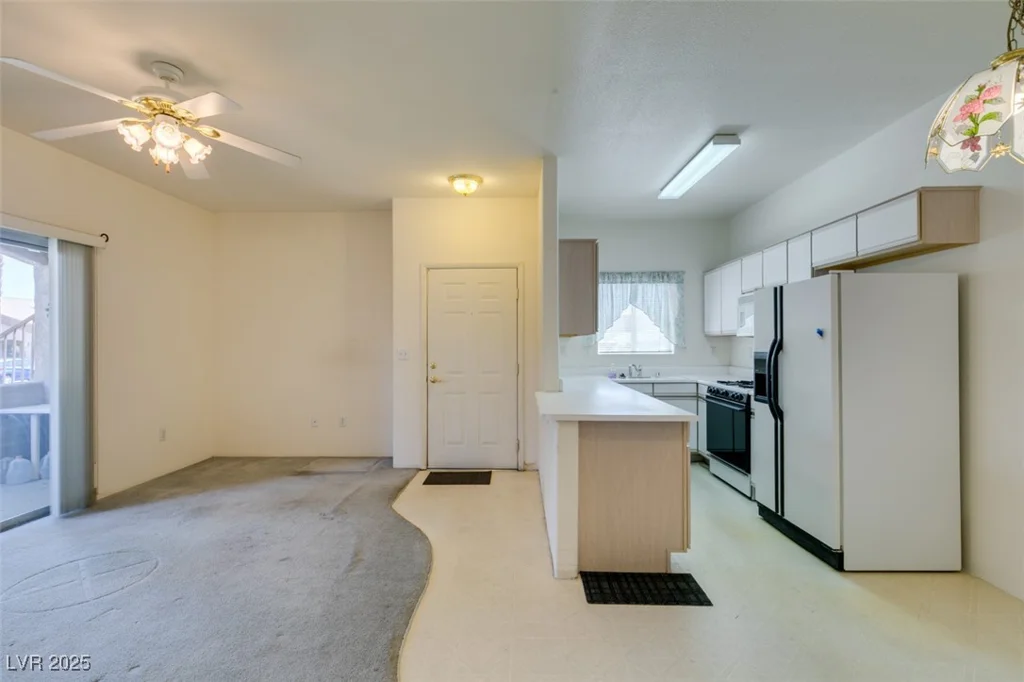 5751 Hacienda, Las Vegas, NV 89122
