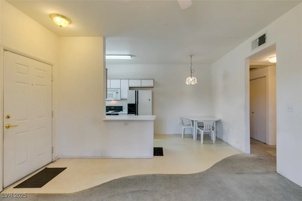 5751 Hacienda, Las Vegas, NV 89122