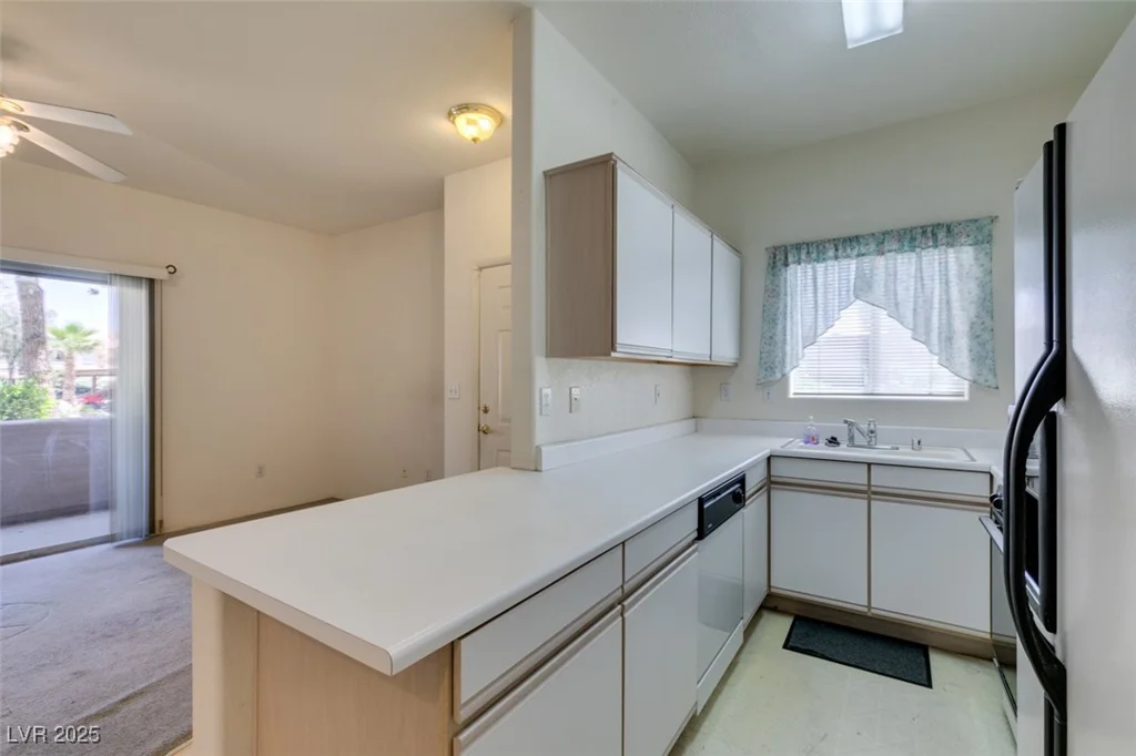5751 Hacienda, Las Vegas, NV 89122