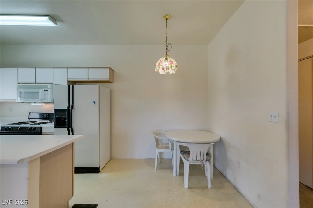 5751 Hacienda, Las Vegas, NV 89122