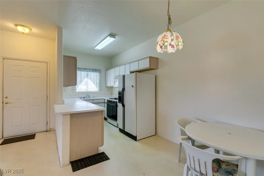 5751 Hacienda, Las Vegas, NV 89122