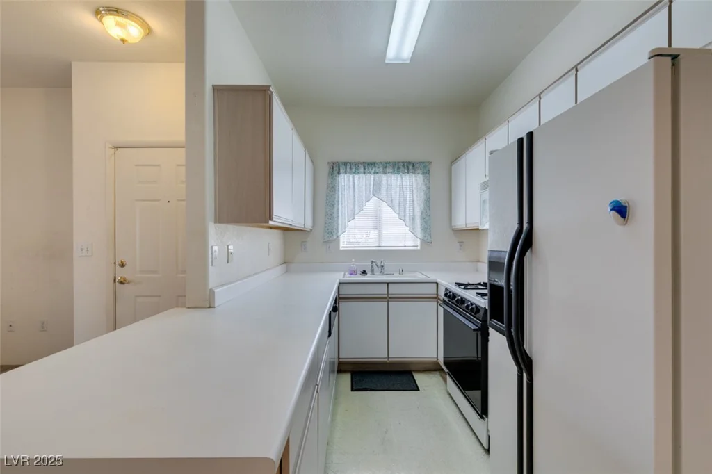 5751 Hacienda, Las Vegas, NV 89122