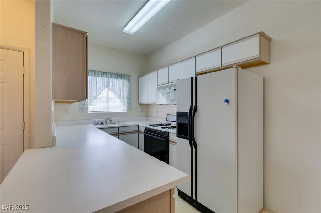 5751 Hacienda, Las Vegas, NV 89122