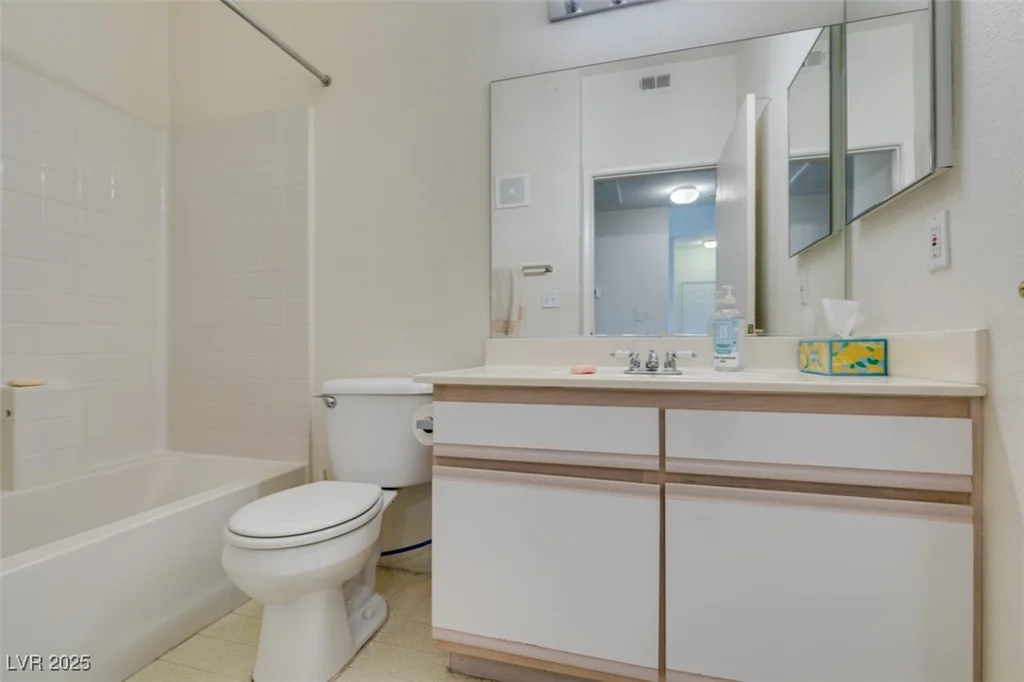 5751 Hacienda, Las Vegas, NV 89122