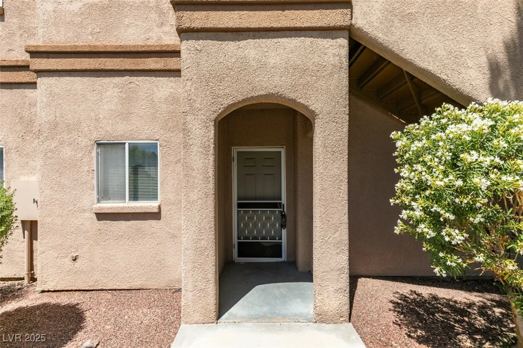 5751 Hacienda, Las Vegas, NV 89122