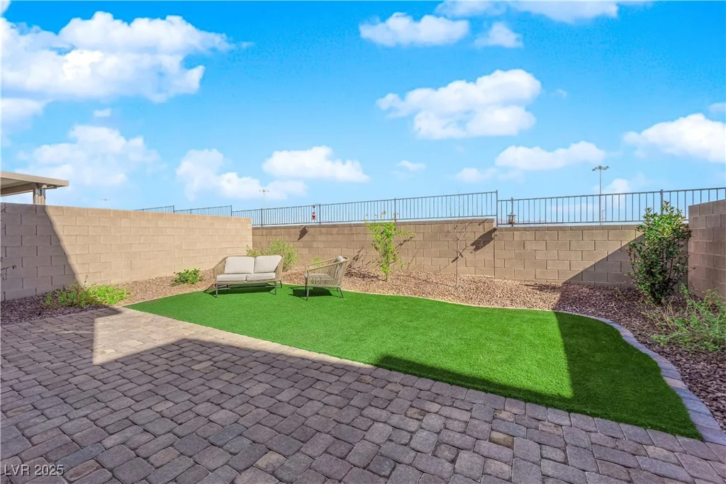5252 Sunstone Mesa, Las Vegas, NV 89166