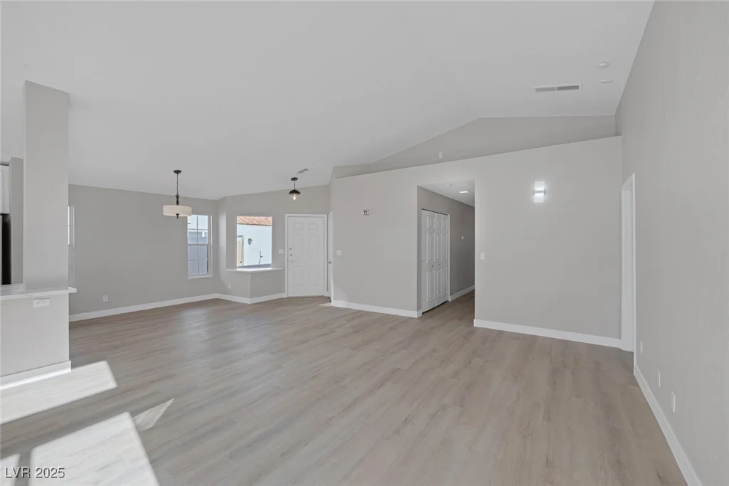 8228 Lauderdale, Las Vegas, NV 89128