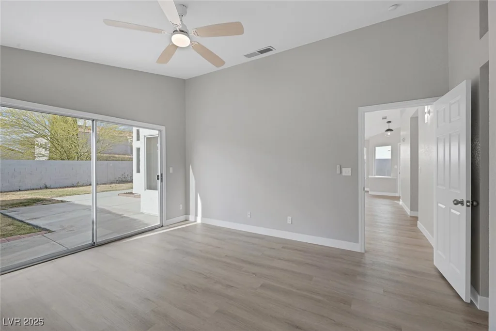 8228 Lauderdale, Las Vegas, NV 89128