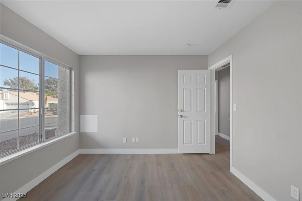 8228 Lauderdale, Las Vegas, NV 89128
