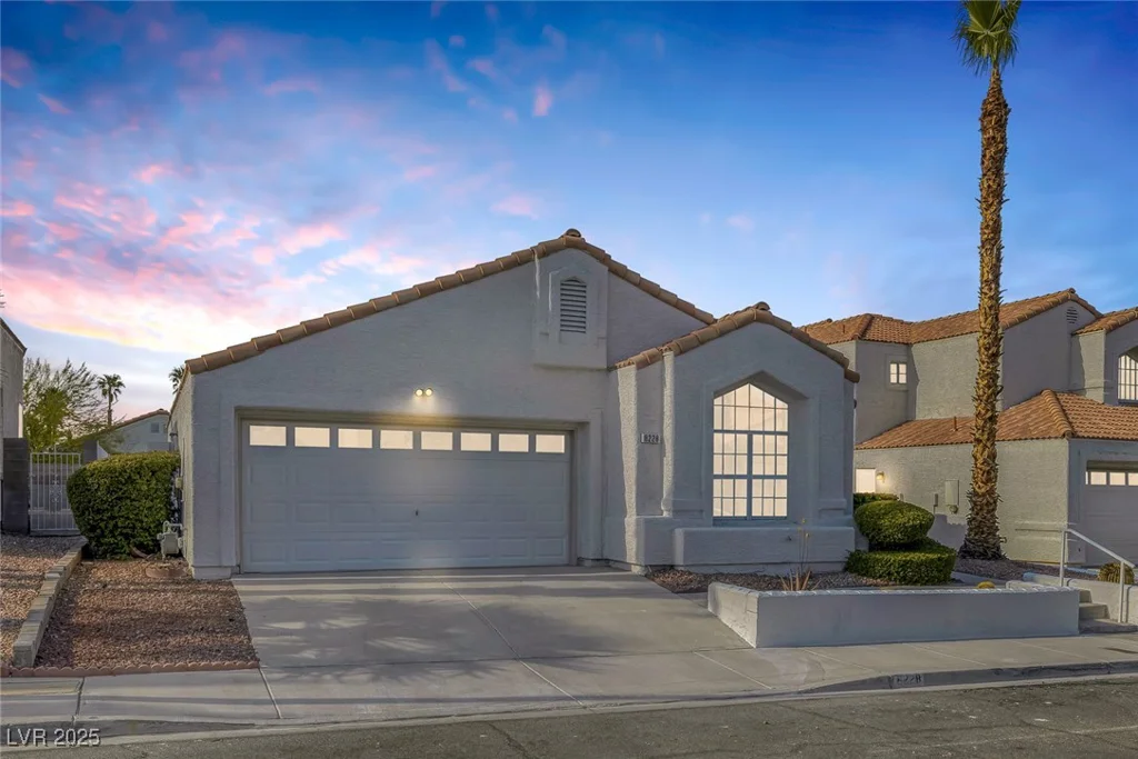 8228 Lauderdale, Las Vegas, NV 89128