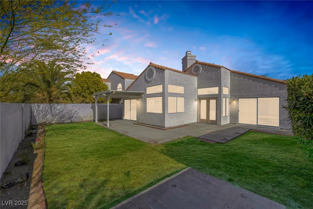 8228 Lauderdale, Las Vegas, NV 89128