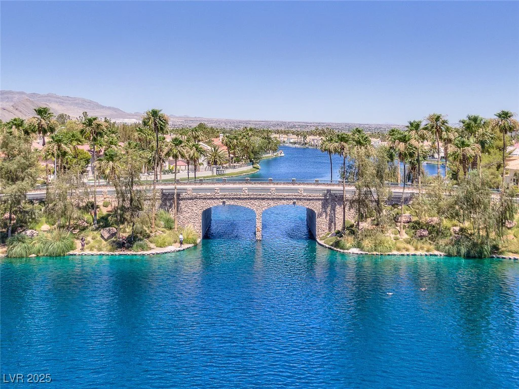 8228 Lauderdale, Las Vegas, NV 89128