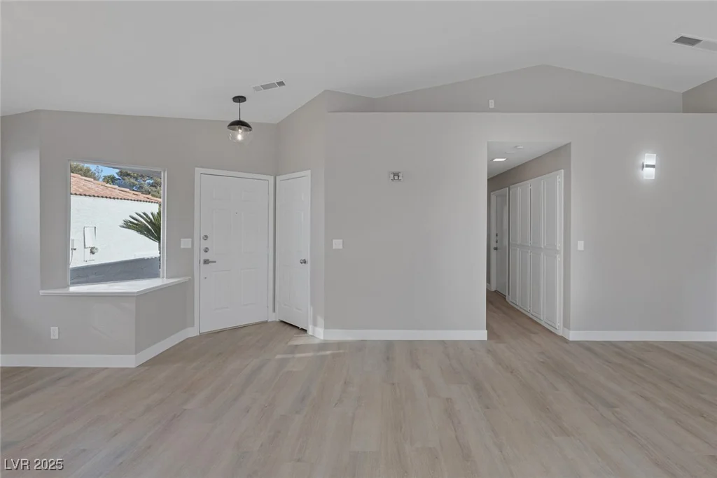 8228 Lauderdale, Las Vegas, NV 89128