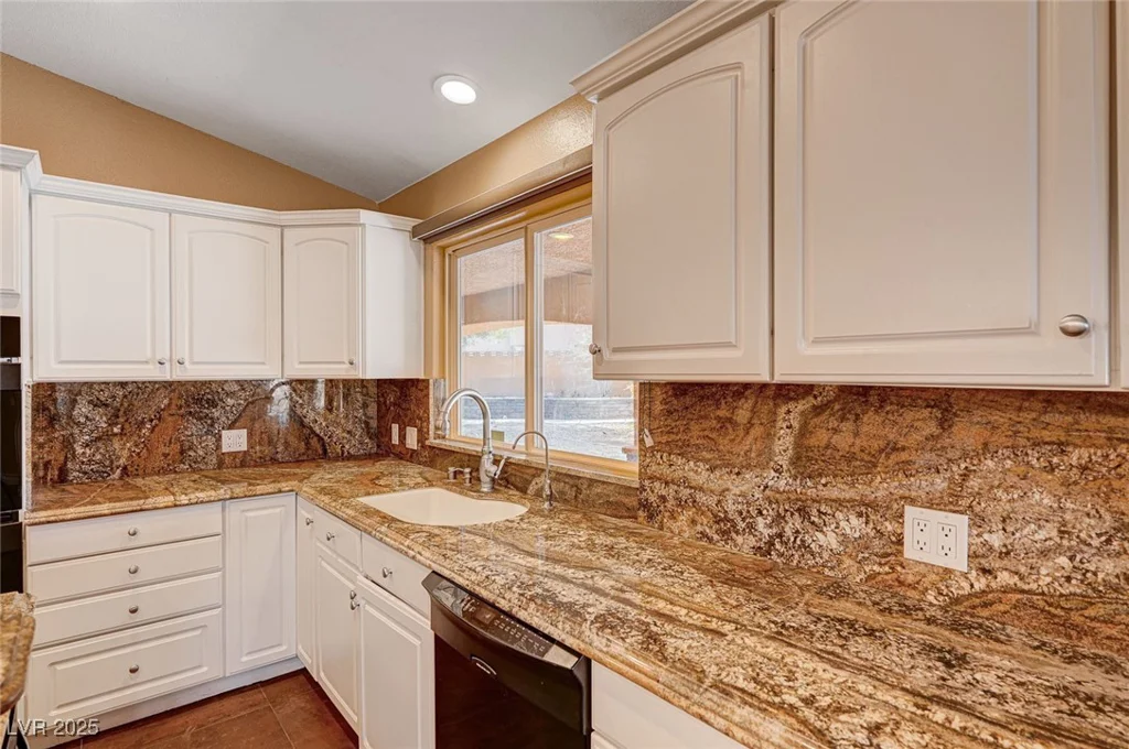 4775 Grand Canyon, Las Vegas, NV 89129