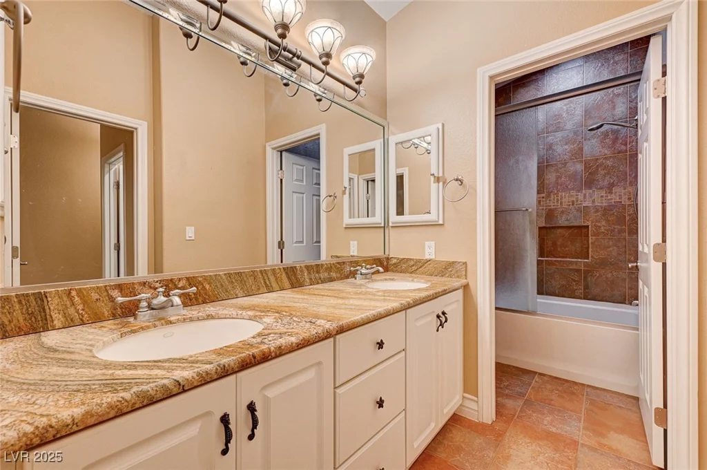 4775 Grand Canyon, Las Vegas, NV 89129